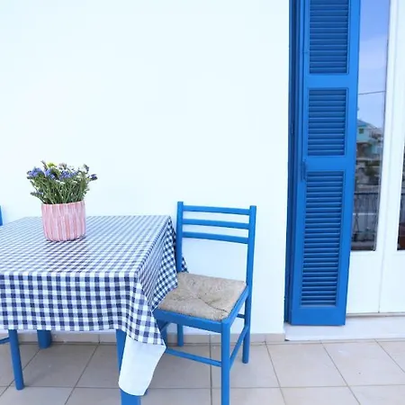 Rhodes Town Garden Apartment *