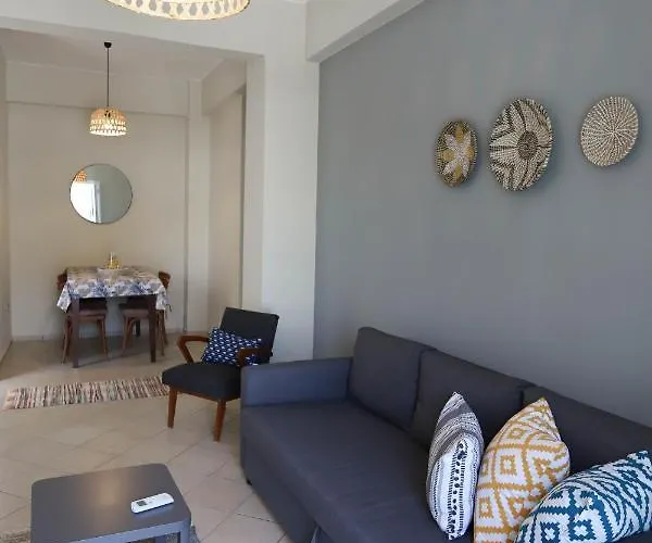 Rhodes Town Garden Apartment