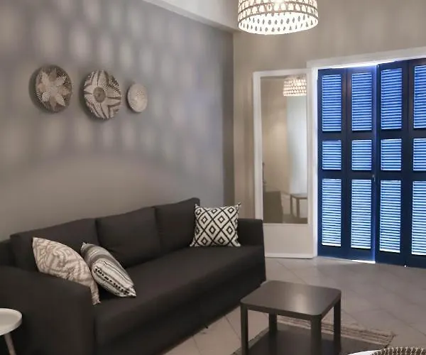 Rhodes Town Garden Apartment