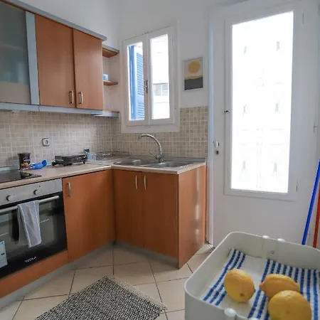 Rhodes Town Garden Apartment
