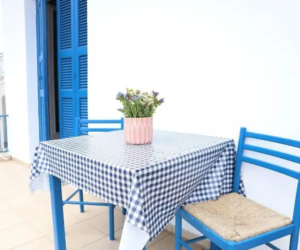 Rhodes Town Garden Apartment *